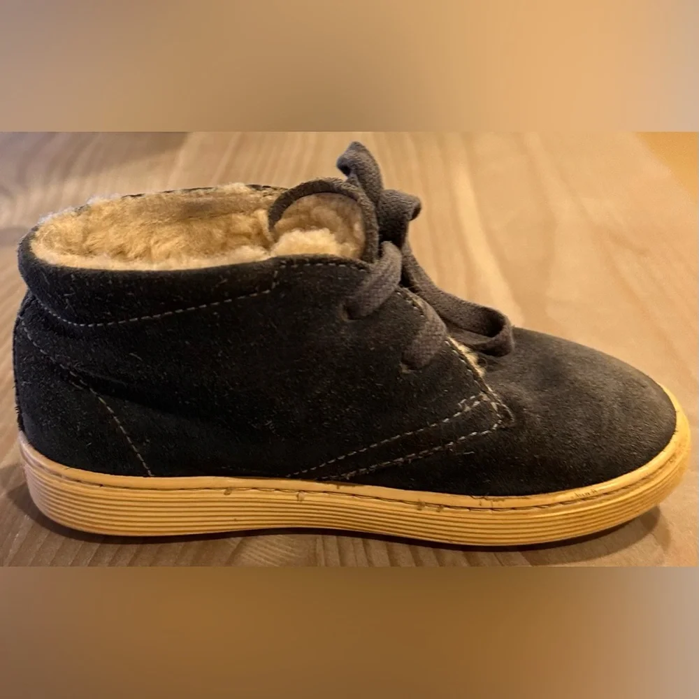 KIDS Tod’s Junior Periwinkle Blue Suede Fleece Boots - Size 7 Baby